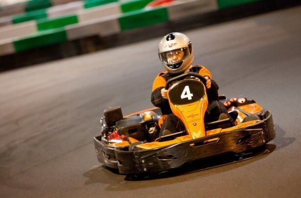 Karting électrique piloté par un enfant