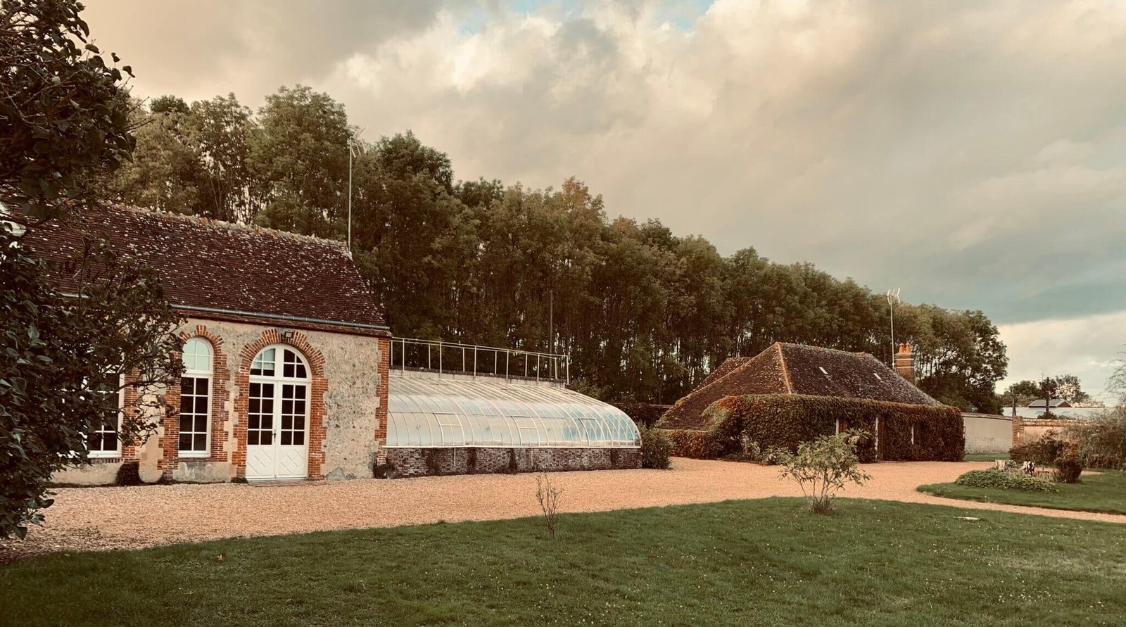 Bâtiments de l'Orangerie, de la serre et de la Maison du Potager.